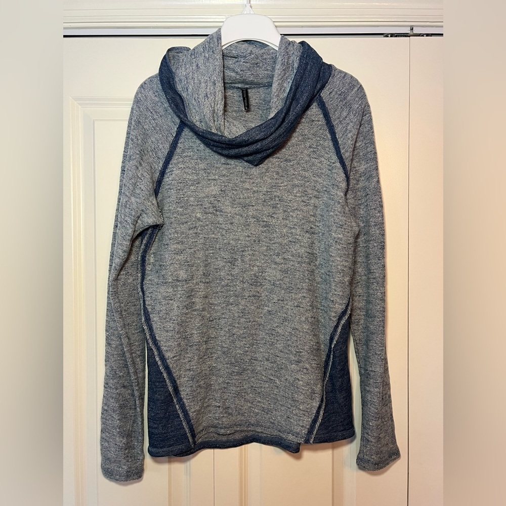 KÜHL women’s Nova pullover. Cowlneck. Size large.